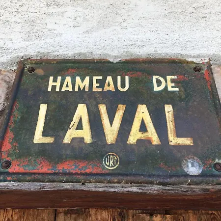 Hameau De Laval Chalé