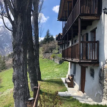 Hameau De Laval